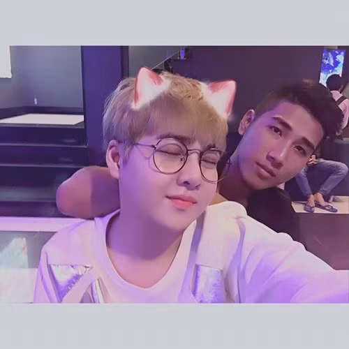 Mỗi một khoảnh khắc, hình ảnh của cặp đôi sau khi đăng tải đều có hàng chục nghìn lượt thích, cùng nhiều bình luận từ cư dân mạng.