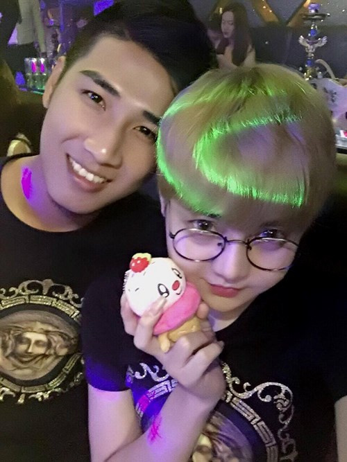 Đó là Lê Quang Hưng (sinh năm 1996) và Hồ Văn Đấu (sinh năm 1995). Cả hai đều đang kinh doanh tự do tại TP HCM.