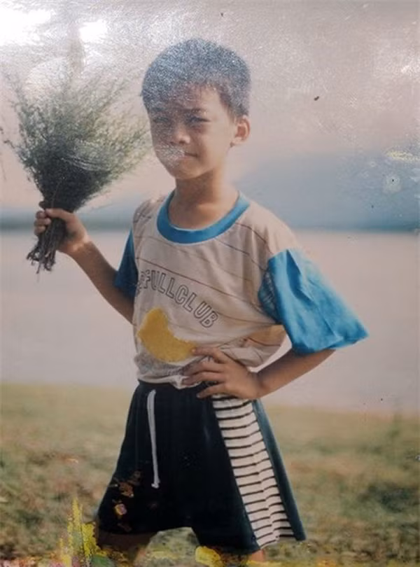 Tuy có khá nhiều vai diễn để đời, nhưng diễn viên nhí Hà Duy không theo đuổi con đường nghệ thuật. Khi trưởng thành, Hà Duy khiến khán giả bất ngờ với ngoại hình bảnh bao.