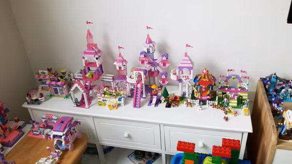 Rất nhiều mô hình được MC xinh đẹp này lắp ghép mỗi khi rảnh rỗi. 