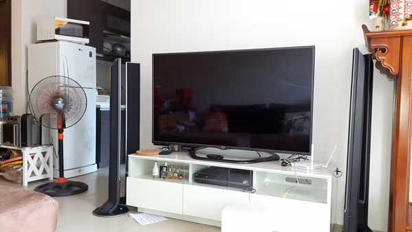 Ti vi và bếp trong nhà không được sử dụng bởi gia chủ tin rằng tháng xung của họ sẽ bớt được tai ương bởi giảm bớt được "hoả" phát ra từ 2 thiết bị này.