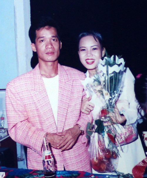 Nghệ sĩ Minh Nhí là người thầy đầu tiên phát hiện ra khả năng diễn hài của Việt Hương. Sau nhiều năm vào nghề, hai thầy trò vẫn giữ mối quan hệ thân thiết. Minh Nhí cũng là người dàn dựng một tiết mục trong chương trình Hương Show sắp tới.