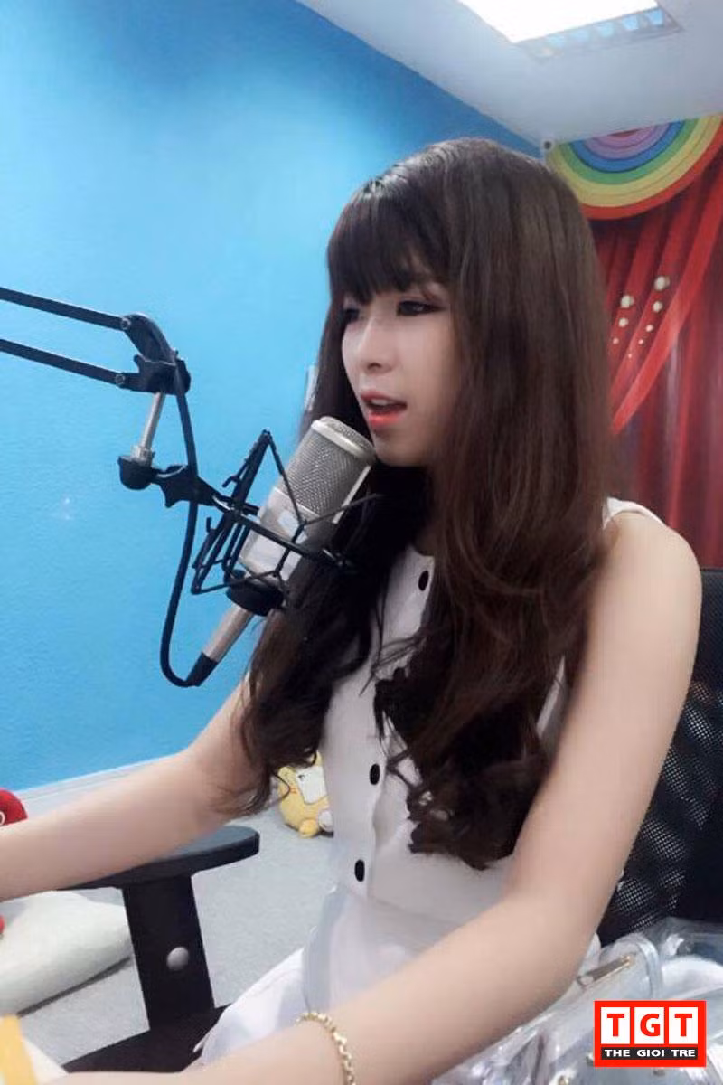 Hơn thế nữa, Ngô Duyên từng sản xuất bộ phim ngắn, thu hút được đông đảo lượt xem từ phía các bạn trẻ. Được đón nhận tình cảm yêu mến từ mọi người, Ngô Duyên cho hay: “Mình cảm thấy rất vui và hạnh phúc. Nhưng cũng có phần lo lắng và hơi áp lực. Nhưng mình sẽ luôn cố gắng hết mình để xứng đáng với tình cảm mà mọi người đã dành cho mình.”