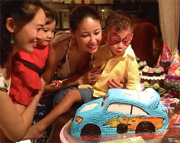 Hà Kiều Anh chia sẻ rằng mình rất tự hào vì có được ngôi nhà vừa hiện đại, sang trọng, vừa gần gũi với thiên nhiên đúng như ý nguyện.