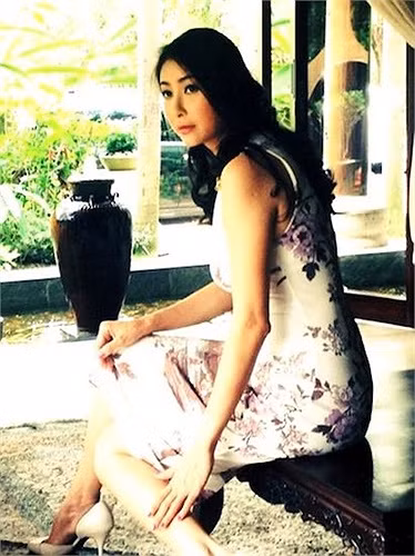 Gia đình chị hiện đang sống trong một căn biệt thự vườn rộng 500m2, tọa lạc ở khu biệt thự quận 2 đường Lương Định Của, TP.HCM.