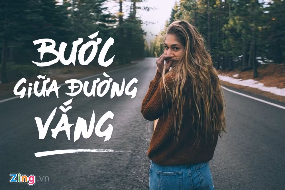Đừng chỉ mải "diễn" mà quên quan sát xung quanh để đảm bảo an toàn.