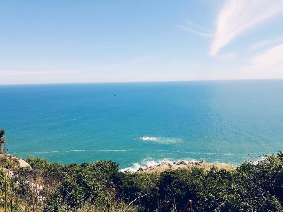 Tuy nhiên, đi bộ bạn mới có thể chiêm ngưỡng hết vẻ đẹp của vùng đất này.