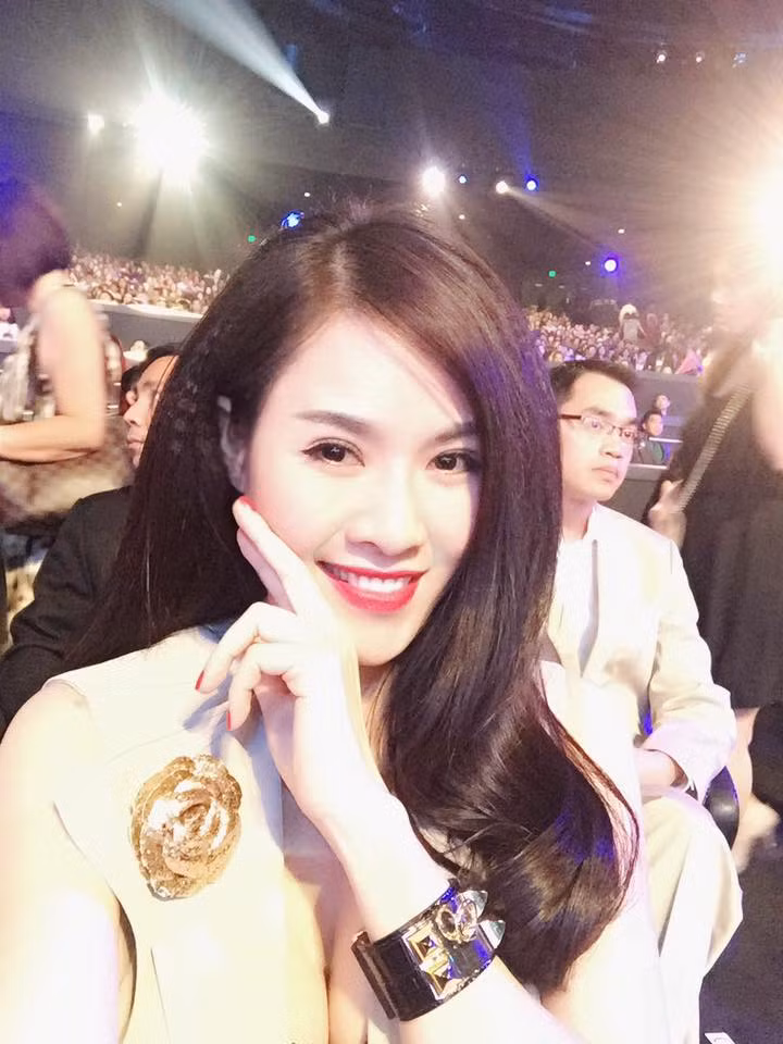 Quế Vân chỉ xuất hiện chớp nhoáng tại mỗi sự kiện có sự xuất hiện của Trường Giang hay có mặt trong một số bức hình cả hai chụp cùng đồng nghiệp mà thôi.