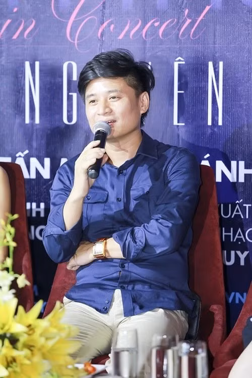 Là giám đốc của một nhà hát ca múa nhạc trẻ và năng động, Tấn Minh đã giúp Nhà hát ca múa nhạc Thăng Long đạt được nhiều thành công tại các hội diễn khắp cả nước với nhiều chương trình, tác phẩm nghệ thuật ấn tượng. Anh cũng hỗ trợ nhiệt tình cho các anh em trong nhà hát như Minh Thu, Khánh Linh,… khi nhận lời làm khách mời trong các liveshow hay hợp tác trong các sản phẩm âm nhạc.