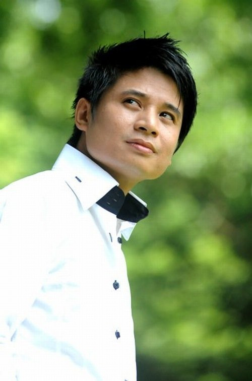 Tấn Minh là một giọng ca được nhiều người yêu mến ở làng nhạc phía Bắc với những tình khúc như Phượng hồng, Mối tình đầu, Thất tình và Bức thư tình đầu tiên. Trải qua nhiều truân chuyên của con đường âm nhạc và cuộc sống, Tấn Minh hiện tại có thể coi là một người thành đạt và viên mãn khi có lượng khán giả nhất định. Bên cạnh đó, ở độ tuổi 43, Tấn Minh còn đạt được thành công trong lĩnh vực quản lí khi đảm nhiệm vị trí Giám đốc Nhà hát Ca múa nhạc Thăng Long.