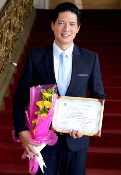 Bình Minh sinh năm 1981, là một trong những MC, diễn viên, người mẫu đắt show nhất thị trường TP.HCM hiện nay. Anh bắt đầu lấn sân sang sự nghiệp diễn viên ngay từ khi vào TP.HCM lập nghiệp năm 2002. Đến nay, nhiều người đã nhớ đến Bình Minh với vai trò là một diễn viên hơn là người mẫu, MC. Khả năng diễn xuất của anh được ghi nhận qua nhiều phim điện ảnh và truyền hình như Giao lộ định mệnh, Chuyện tình xa xứ, Khát vọng thượng lưu,…