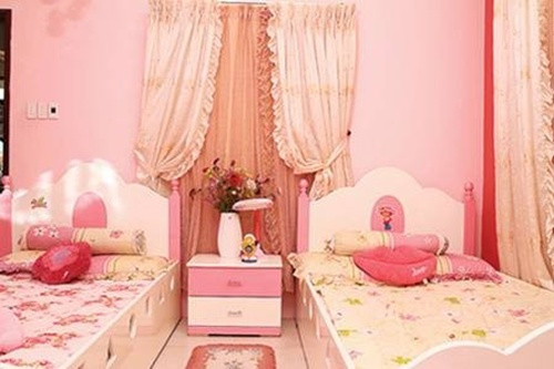 Phòng ngủ hai con gái Mỹ Lệ Phòng ngủ hai con gái Misa – Misu được đánh giá là điệu đà và "màu mè" nhất trong các phòng ngủ con sao Việt.