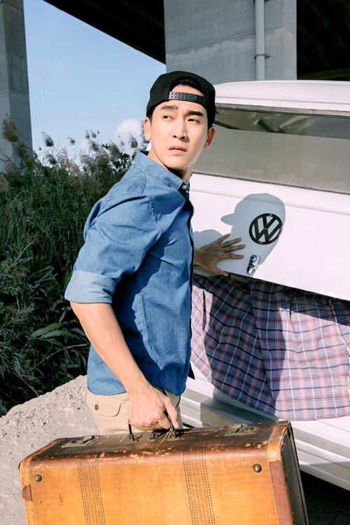 Diễn viên Hứa Vĩ Văn tiết lộ: “Ban đầu đọc kịch bản thấy có nhân vật trẻ con thì tôi rất lo lắng vì việc đóng chung với trẻ con sẽ gặp nhiều khó khăn. Thế nhưng khi đóng chung với Trọng Khang tôi không còn lo lắng đó nữa. Khang có thể làm tất cả những gì mà đạo diễn và kịch bản yêu cầu".