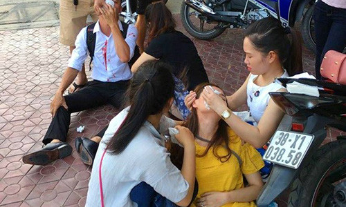 Đôi vợ chồng chuẩn bị cưới bị người tình cũ của vợ hành hung phải nhập viện cấp cứu. Ảnh: Người nhà nạn nhân cung cấp.