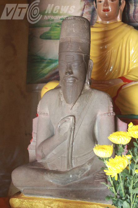 Ky bi pho tuong quy trong ngoi chua hoang khong the an cap-Hinh-2