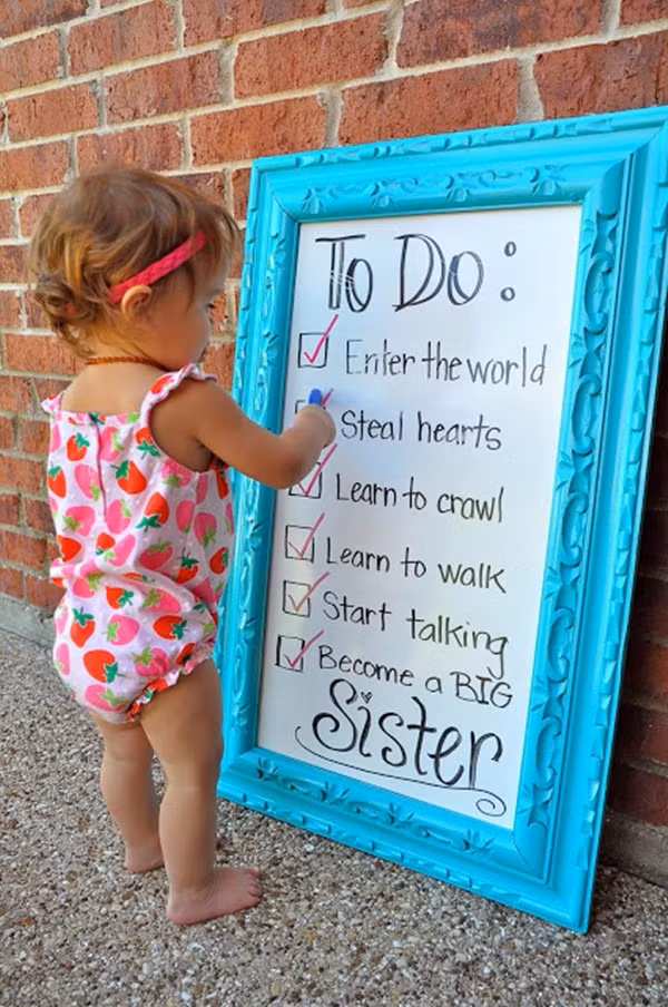 Ồ, cô nhóc này thật ra dáng "chị hai" quá nè! Nhưng....