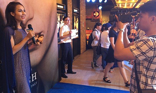 Cam canh phan tham Hoa hau chuyen gioi Viet Nam 2015