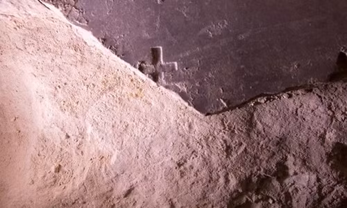 Phien da cam thach thu hai duoc tim thay o mo Chua Jesus