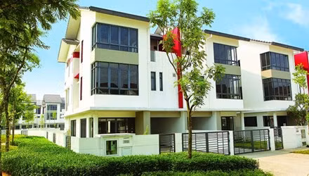 Biệt thự, liền kề đang nhận được sự quan tâm đông đảo của khách hàng thủ đô nhưng hầu hết các dự án đều có vị trí xa trung tâm.