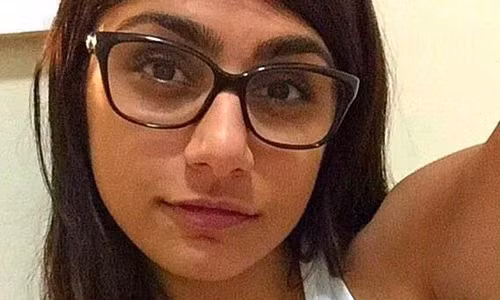 Tranh cai khung khiep “ngoi sao khieu dam noi tieng nhat the gioi“