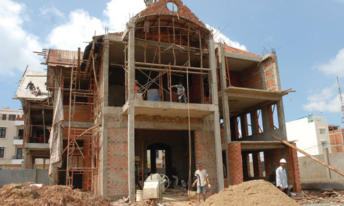 Nam nhuan xay nha co thuan loi va hop phong thuy?