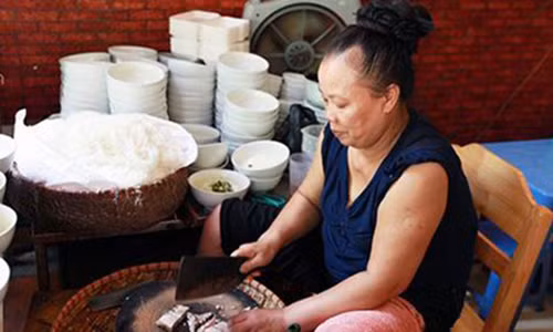 Bun mang chao chui het dat song