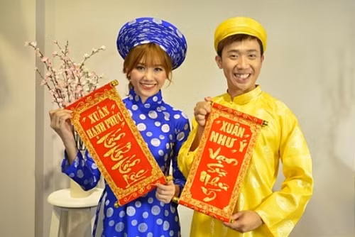 Trấn Thành – Hari Won từng thực hiện bộ ảnh xuân với những cách tạo dáng cực xì-tin, nhí nhảnh.