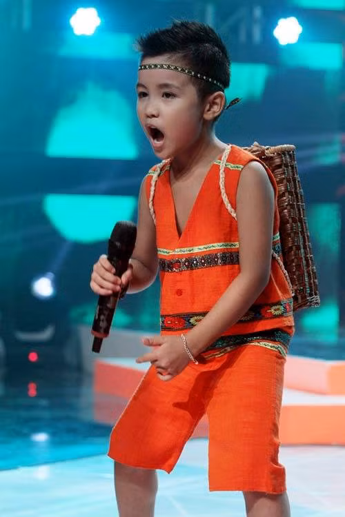 Dieu it biet ve quan quan Giong hat Viet nhi 2016 Nhat Minh