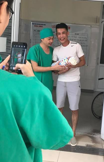 Hiep Ga don con trai chao doi sau van den gay tai nan