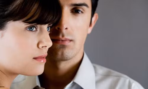 Mat dong tien “cau” gai, chong chet sung khi gap “doi tac“