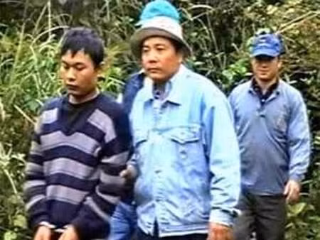 Dien tinh, Dung Ha cuop nguc giai cuu nguoi trong mong-Hinh-2