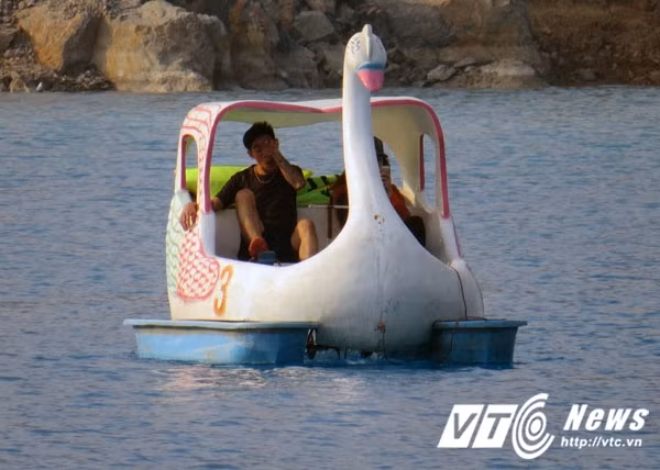 Có cầu ắt có cung, nhiều dịch vụ đã xuất hiện, tuy nhiên các điều kiện đảm bảo an toàn dường như chưa đủ.