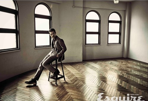 Kim Thành Vũ vừa tham gia đóng phim hài mới nhất mang tên Người lái đò (See You Tomorrow), trong đó anh đóng cùng đàn anh Lương Triều Vỹ, nam ca sĩ Trần Dịch Tấn và người đẹp Angelababy.