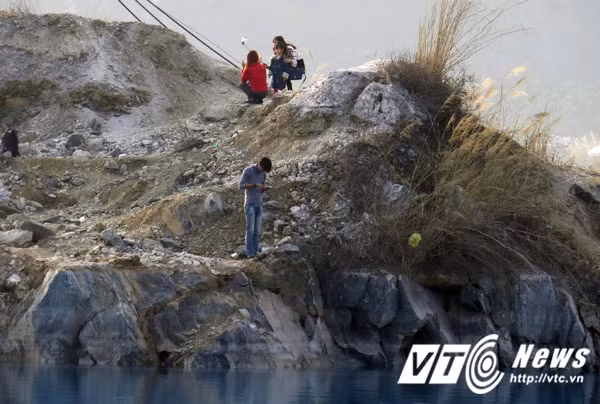 Chỉ cần sơ sẩy một chút là du khách có thể gặp nguy hiểm.