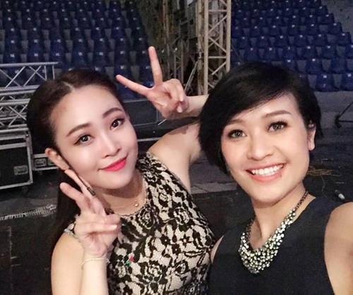 Niềm đam mê và "ước mơ nói" của cô gái Hà Thành cũng được lớn lên từ những tháng ngày ấu thơ vất vả đó. Để rồi khi lớn lên, qua biết bao khó khăn, có lúc tưởng chừng phải ngậm ngùi bỏ cuộc nhưng chính cái duyên đã đưaThùy Linh trở với nghề MC. Trong bài phỏng vấn với VietNamNet, Thùy Linh cũng từng chia sẻ về ngã rẽ đầy bất ngờ đó của mình: "Ngẫm lại đúng ra chưa bao giờ mình hết duyên với nghiệp nói. Đúng là cái số… nghề chọn mình. Chỉ khác người ta đi đường thẳng, tôi đi đường vòng, mà vòng đi vòng lại vẫn va phải nghề mới hay chứ”.