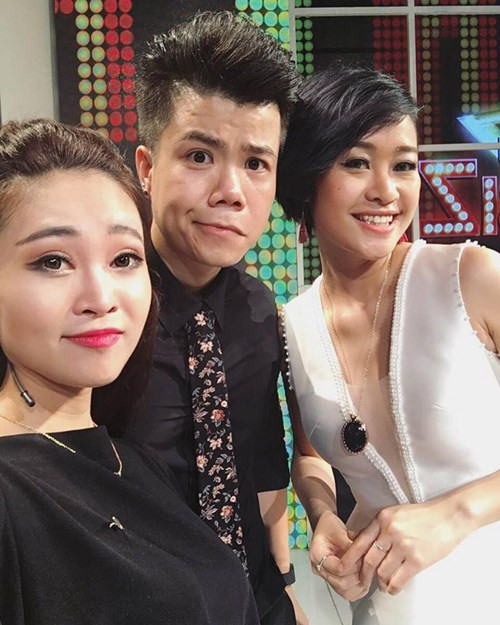 Ở cô gái dịu dàng nhưng mạnh mẽ này, trong hoàn cảnh nào cũng tràn đầy lửa đam mê và thường trực nụ cười tươi rói, yêu đời khiến ai cũng cảm thấy lạc quan khi trò chuyện.