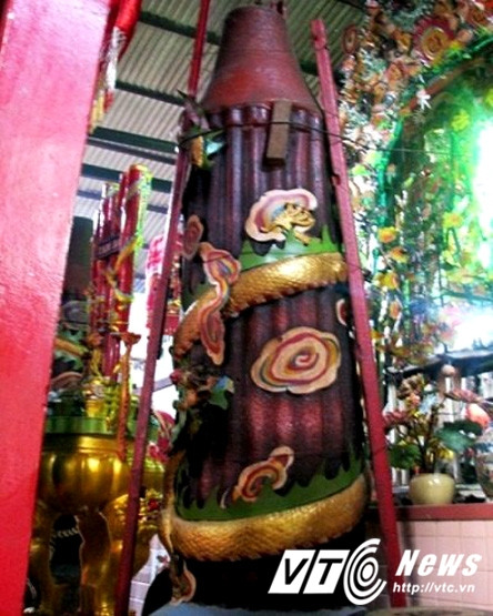 Cây nến khổng lồ.