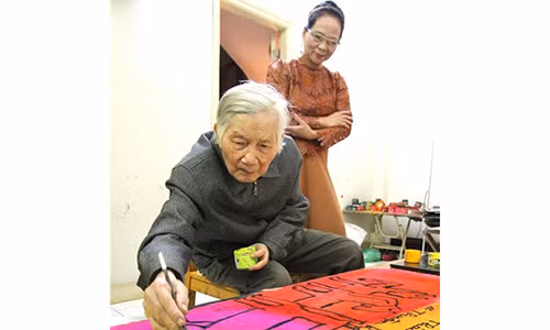 Chuyen tinh chu chau cua ai nu nha van Nguyen Tuan