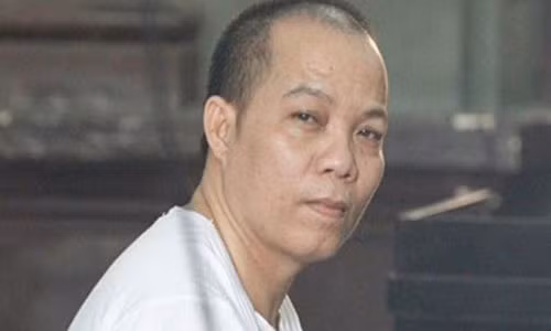 Ga cha duong cung luc hiep dam 2 con rieng cua vo