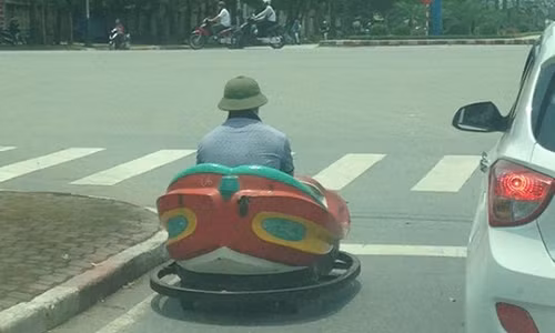 Chiec xe nguy hiem nhat “Vinh Bac Bo” chan dong mang xa hoi