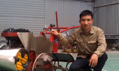 Nong dan tre che tao may nong nghiep da nang