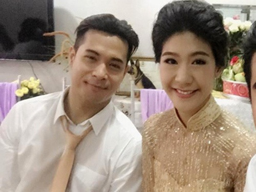 Trên Facebook của Trương Thế Vinh dù vẫn còn sót lại một số hình ảnh thuở mặn nồng với bạn gái, song chàng ca sĩ đã chọn cách im lặng trước sự việc riêng tư này và lặng lẽ đăng lên những bức hình cá nhân, hay status buồn.