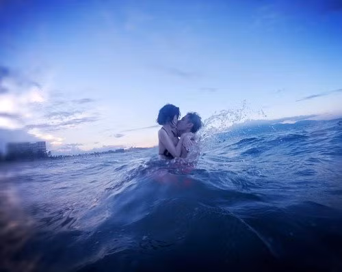 Nhiều người gọi Tâm Tít là một trong những bà vợ hot girl hạnh phúc nhất showbiz quả không sai. Giữa hàng loạt scandal đổ vỡ tình cảm của các hot girl, sao nữ trong làng giải trí Việt, Tâm Tít vẫn hạnh phúc với gia đình nhỏ yên ấm. Điều đó thể hiện qua nhan sắc mặn mà, thần thái tươi tắn và những khoảnh khắc ngọt ngào bên chồng trong cuộc sống thường ngày và những chuyến du lịch lãng mạn.