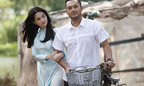 Hình ảnh đậm chất ngôn tình của Ngọc Trinh và bạn trai đại gia trên phim. Ảnh: ĐPCC