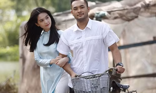 Hình ảnh đậm chất ngôn tình của Ngọc Trinh và bạn trai đại gia trên phim. Ảnh: ĐPCC