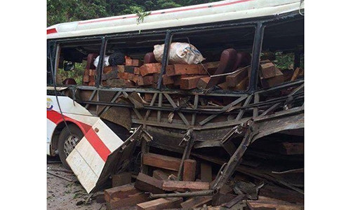 Xe khách nổ tại Lào: Xác định được người lái xe.