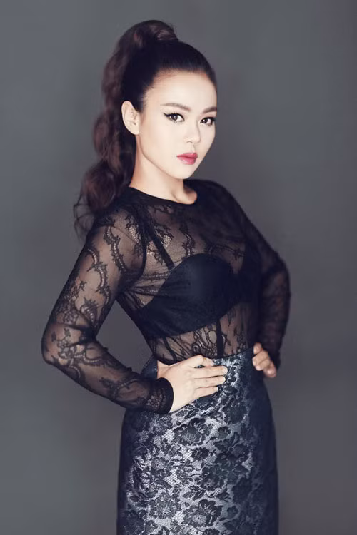 Chế độ ăn của Nguyễn Hải Yến cũng được kiểm soát nghiêm ngặt. Cô tuân thủ nguyên tắc cắt giảm tinh bột và đường, tăng cường chất xơ và vitamin, lựa chọn đạm phù hợp. Trong suốt thời gian ăn kiêng, các "món tủ" của cô gồm có các loại cải, bông cải xanh, thịt gà nạc, cá diêu hồng và tôm. Điều mà Nguyễn Hải Yến đặc biệt quan tâm là sức khỏe của làn da khi giảm cân.