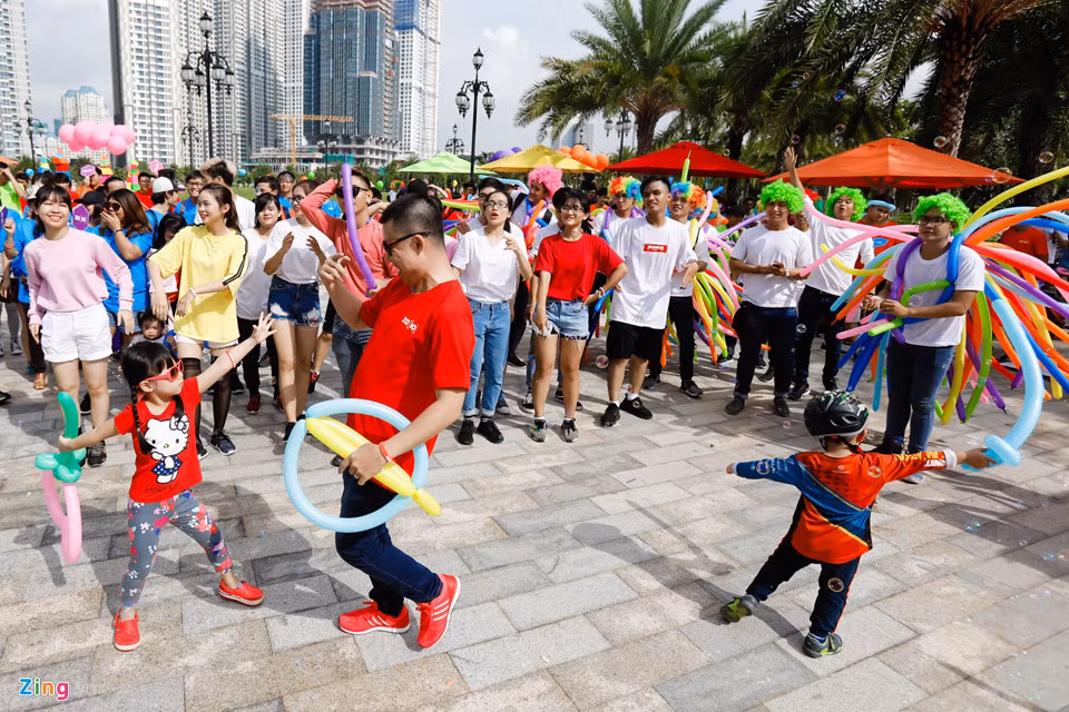 Sự kiện còn có sự góp mặt của người thân nhân viên Zalo và không thể thiếu những "dancer nhí".