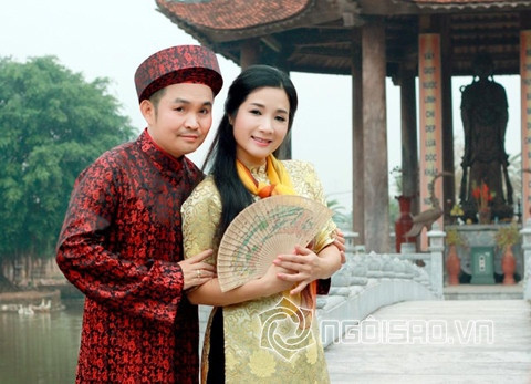 Xuân Hinh và Thanh Thanh Hiền Trong một bài phỏng vấn Xuân Hinh cho biết, anh gặp Thanh Thanh Hiền từ năm cô 17 tuổi. Thời trẻ, Xuân Hinh từng có ý định sẽ cưới Thanh Thanh Hiền làm vợ. Nhưng khi gặp bà xã, Xuân Hinh mới biết đó là người phụ nữ của đời mình.