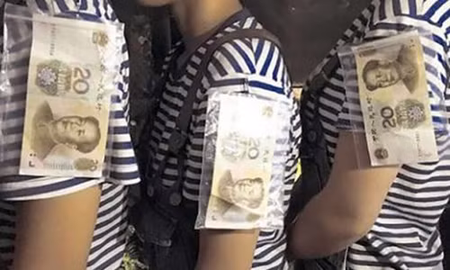 Sang kien phuc vu thuc khach ba dao cua chu nha hang TQ